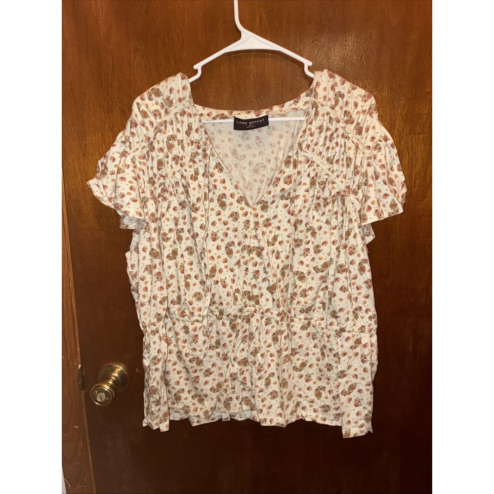 Lane Bryant Women’s White Floral V-Neck Size 18/20 Cottagecore